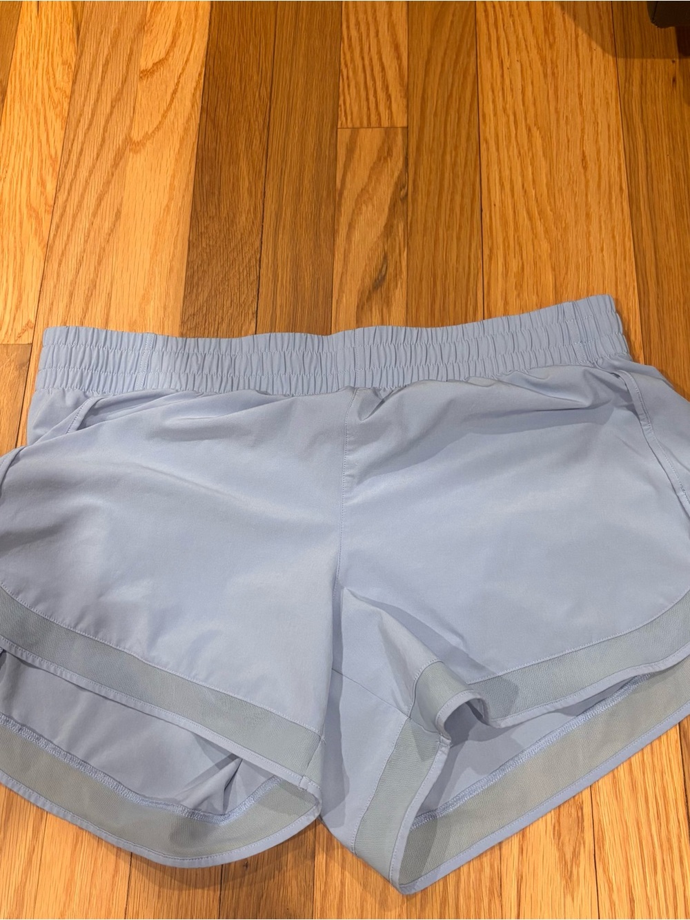 Athleta Mesh Racer Run Short 4” light blue running workout euc